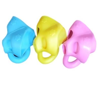 ماسك قلم 3 قطعة بلاستيك مساعدة للأطفال على الكتابة 